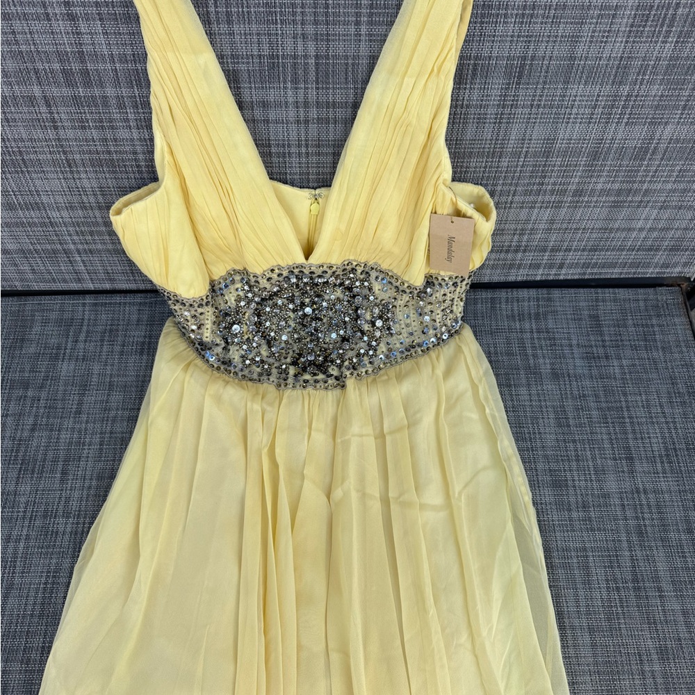Elegant Yellow Midi Dress with Embellished Waist